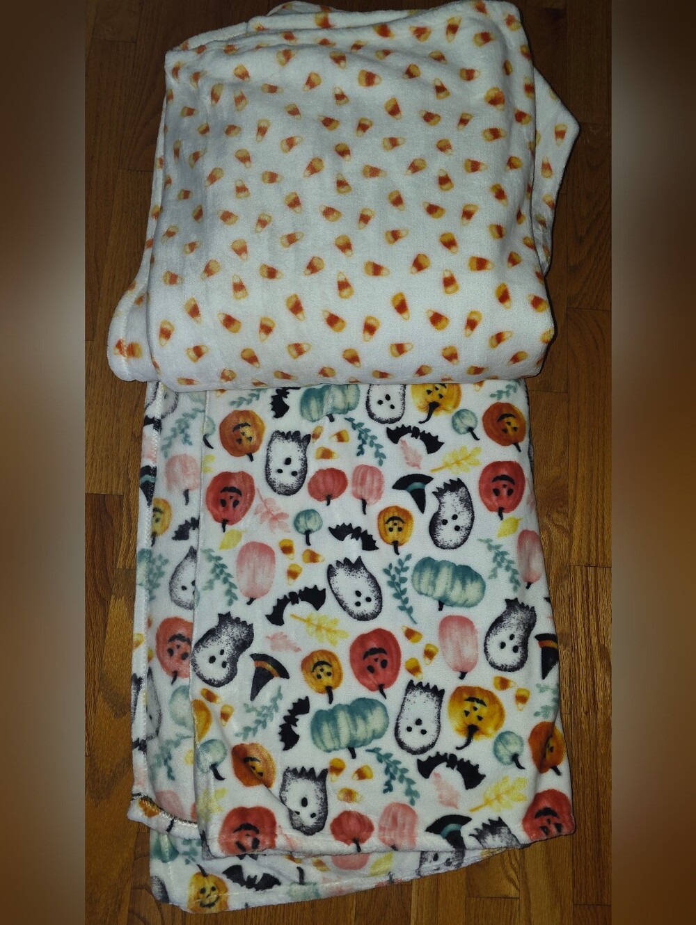 Set of 2 Rachel Ashwell Oversized Halloween Throws - NEW - Picture 5 of 6